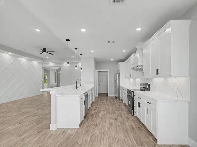 1220 Appaloosa Circle Angleton, TX 77515