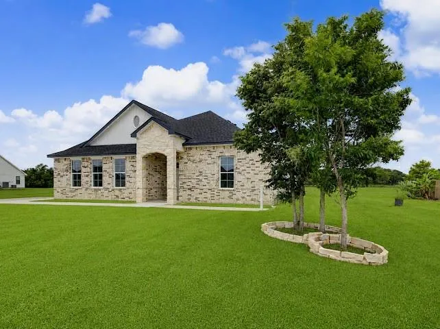 1220 Appaloosa Circle Angleton, TX 77515