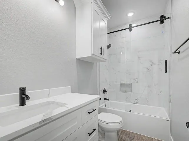 1220 Appaloosa Circle Angleton, TX 77515