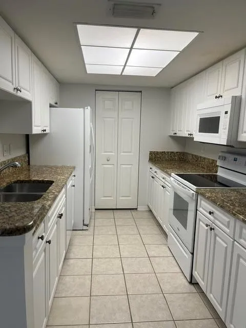 1200 Crestwood Court S #1206 Royal Palm Beach, FL 33411