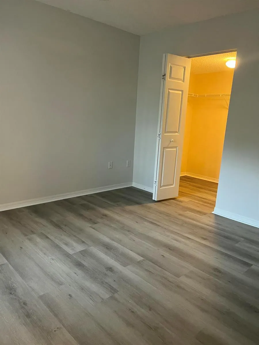 1200 Crestwood Court S #1206 Royal Palm Beach, FL 33411