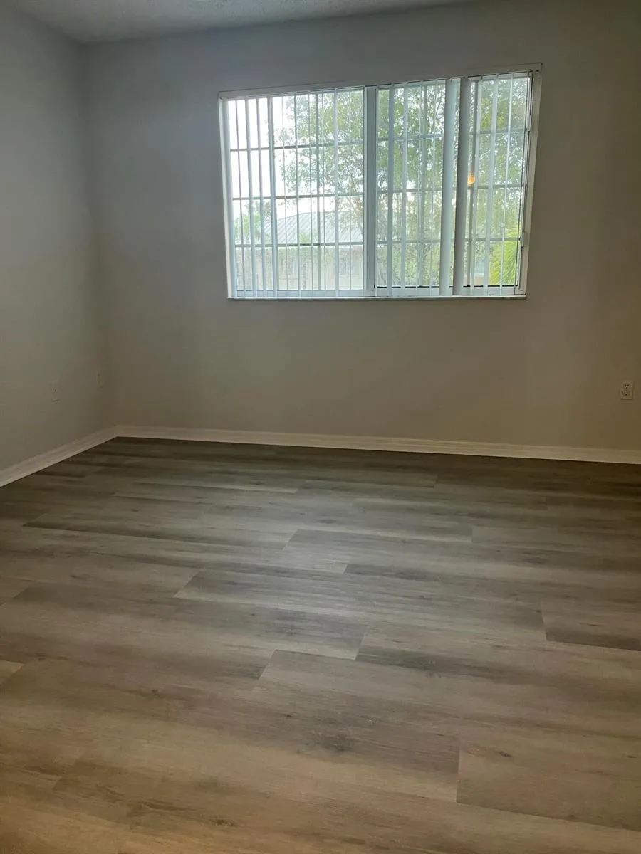 1200 Crestwood Court S #1206 Royal Palm Beach, FL 33411