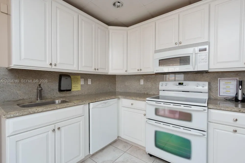 1200 S Ocean Blvd #17G Boca Raton, FL 33432