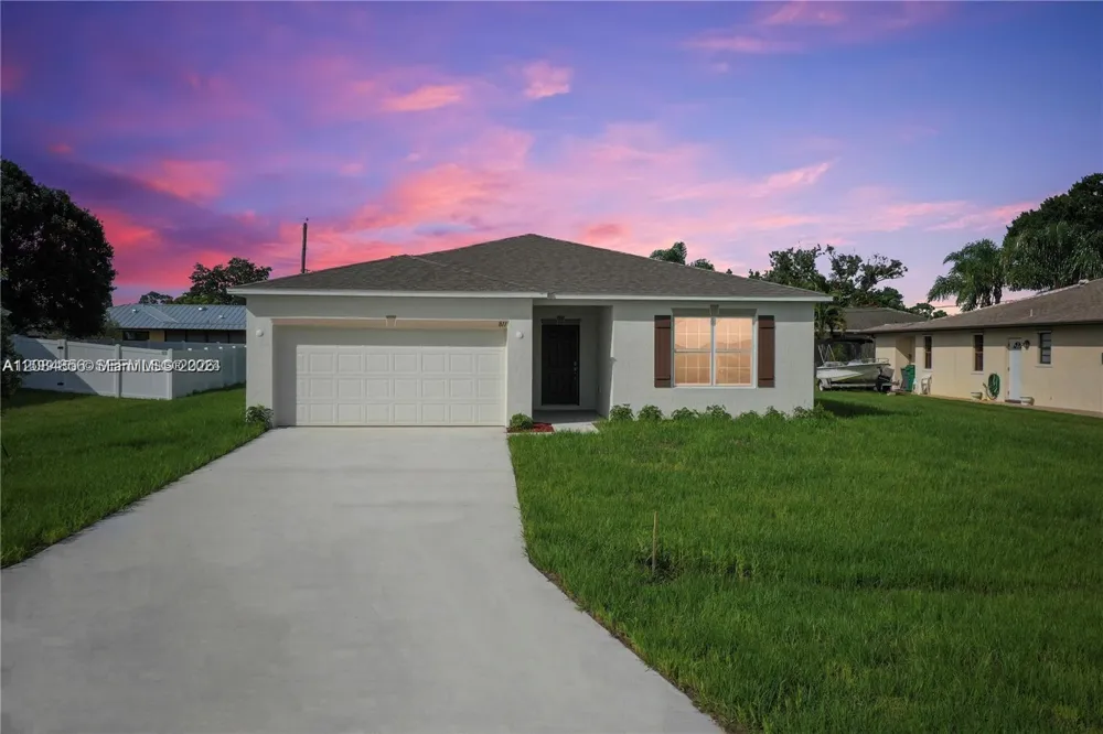 811 SE Seahouse Dr Port St. Lucie, FL 34983