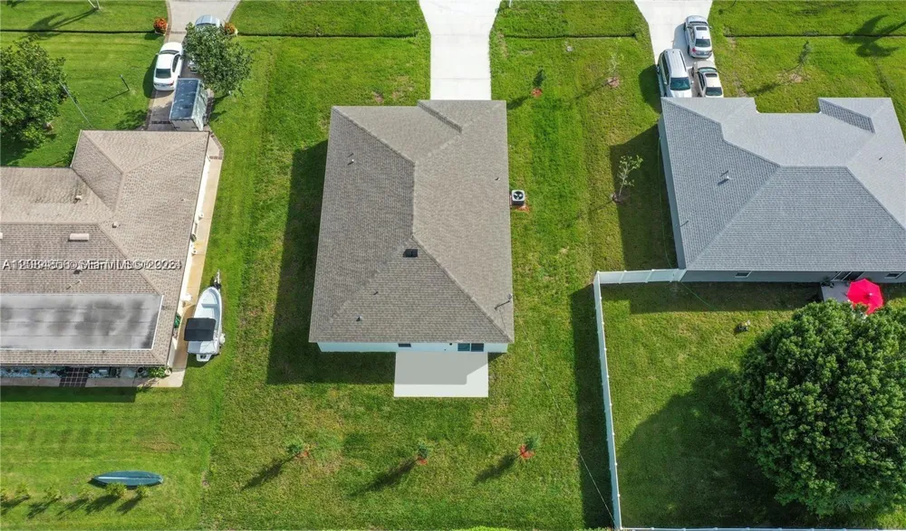 811 SE Seahouse Dr Port St. Lucie, FL 34983