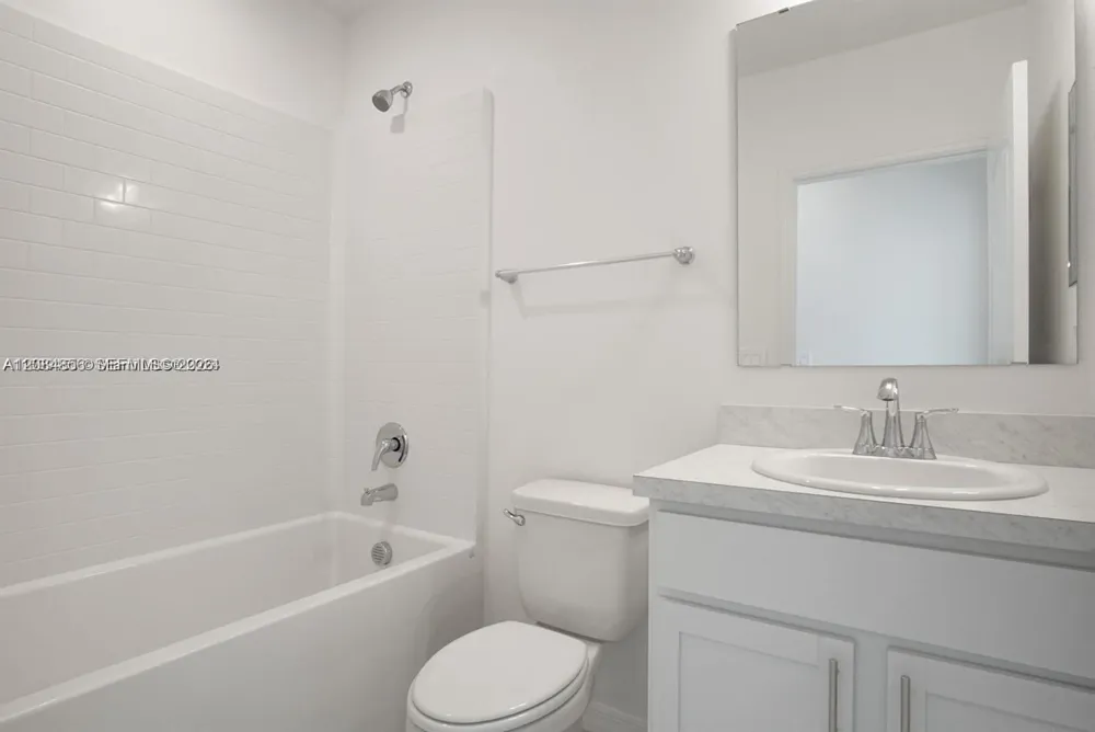 811 SE Seahouse Dr Port St. Lucie, FL 34983