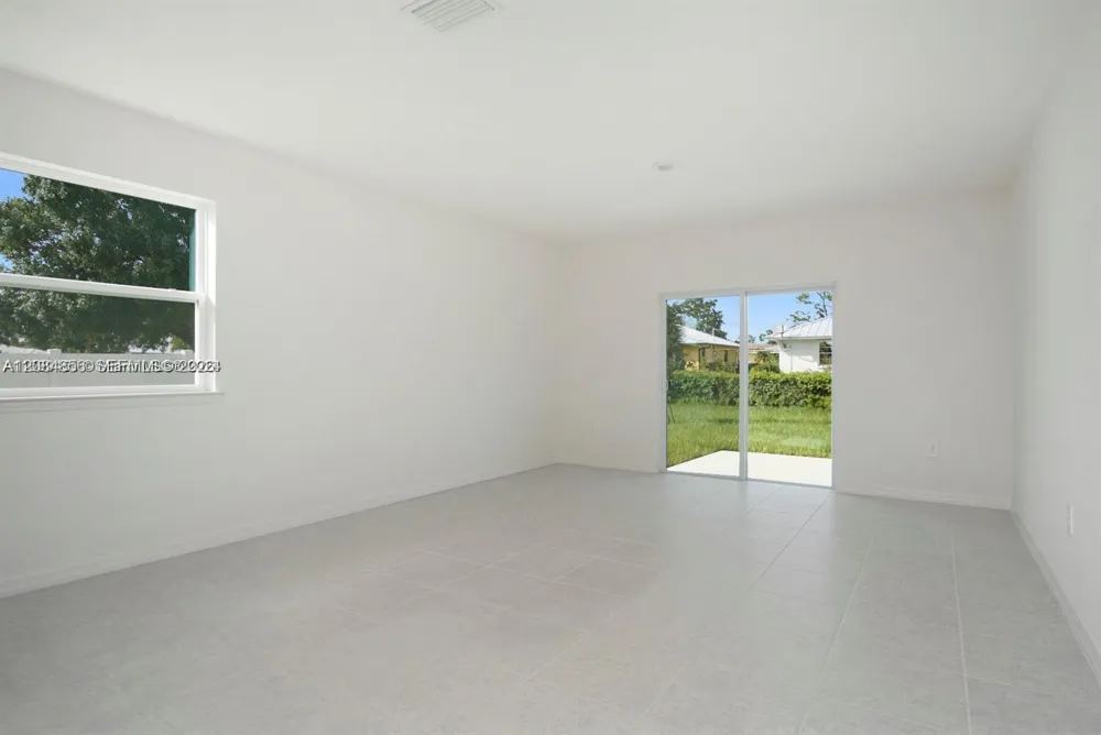 811 SE Seahouse Dr Port St. Lucie, FL 34983