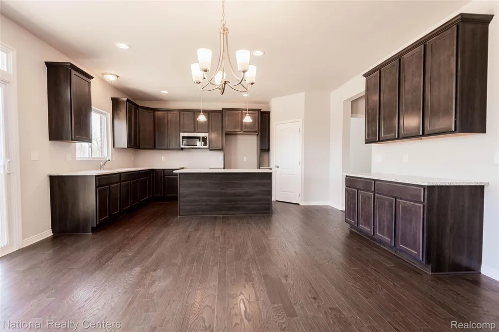 953 Guenevere Drive Oxford Charter Township, MI 48371