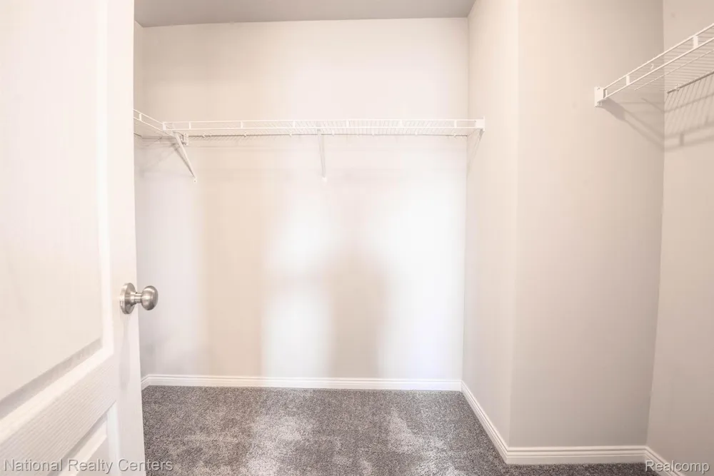 953 Guenevere Drive Oxford Charter Township, MI 48371