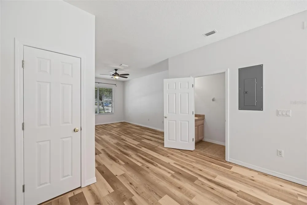 11608 DECLARATION DRIVE Tampa, FL 33635