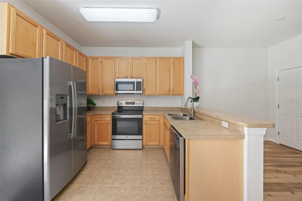 11608 DECLARATION DRIVE Tampa, FL 33635