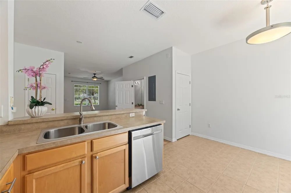 11608 DECLARATION DRIVE Tampa, FL 33635