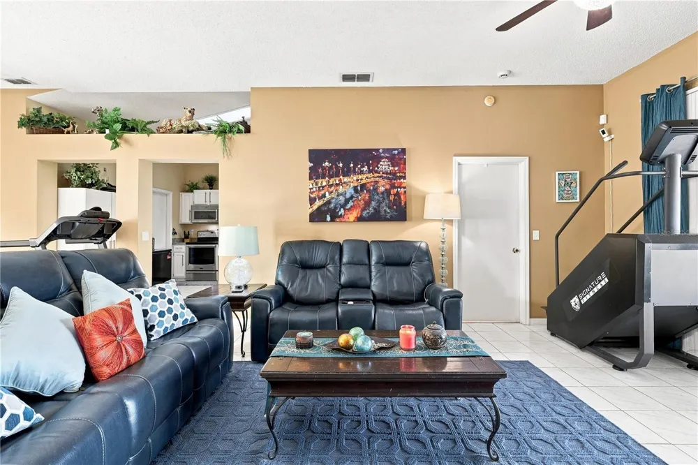 2489 LAKE JACKSON CIRCLE Apopka, FL 32703
