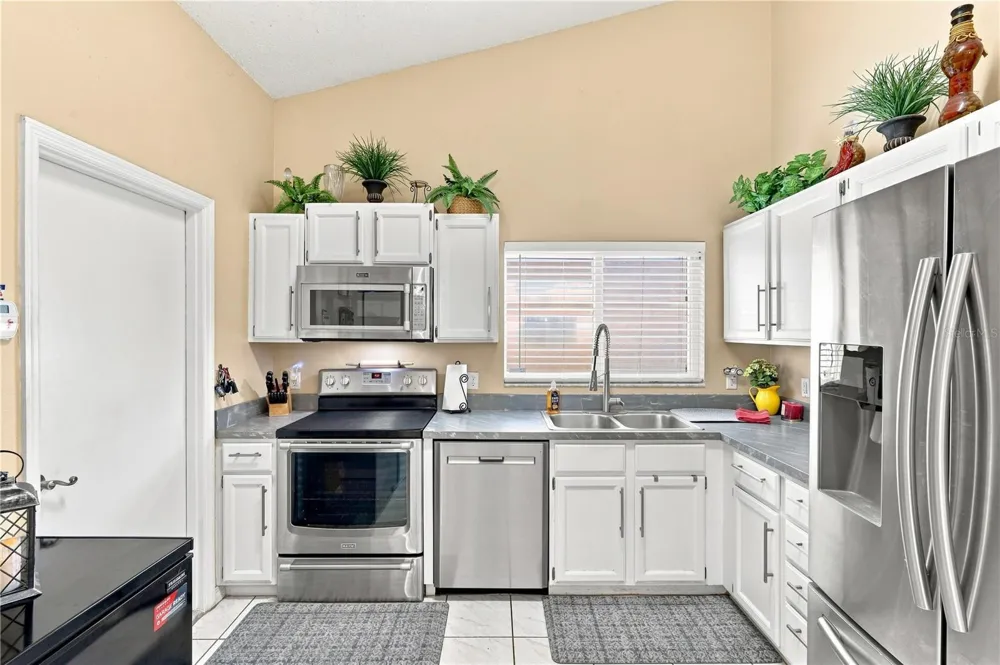 2489 LAKE JACKSON CIRCLE Apopka, FL 32703