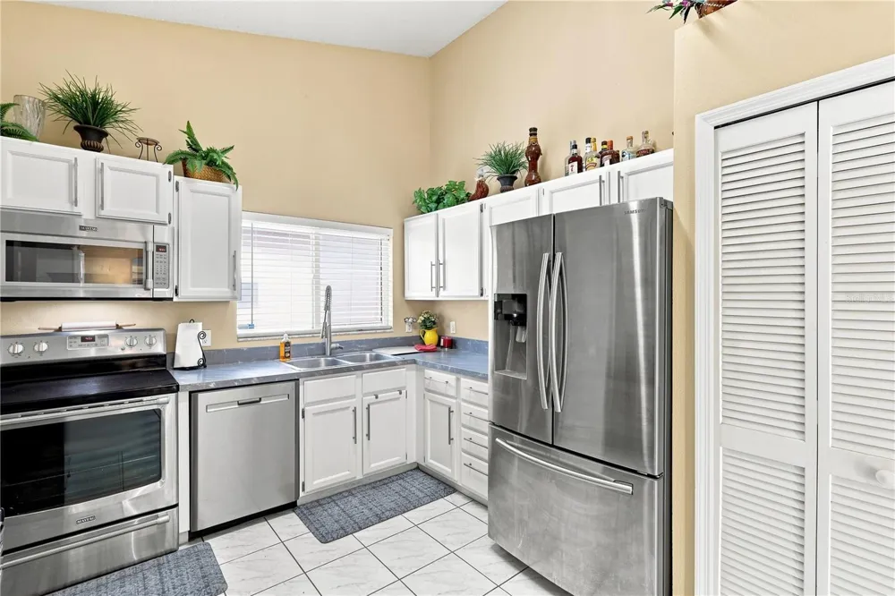 2489 LAKE JACKSON CIRCLE Apopka, FL 32703