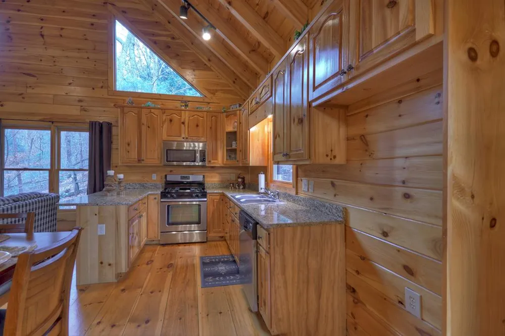 112 Seneca Drive Ellijay, GA 30540