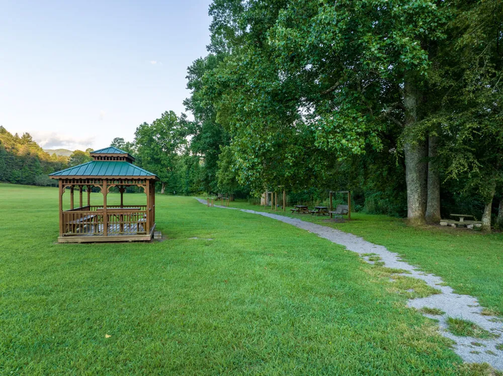 112 Seneca Drive Ellijay, GA 30540