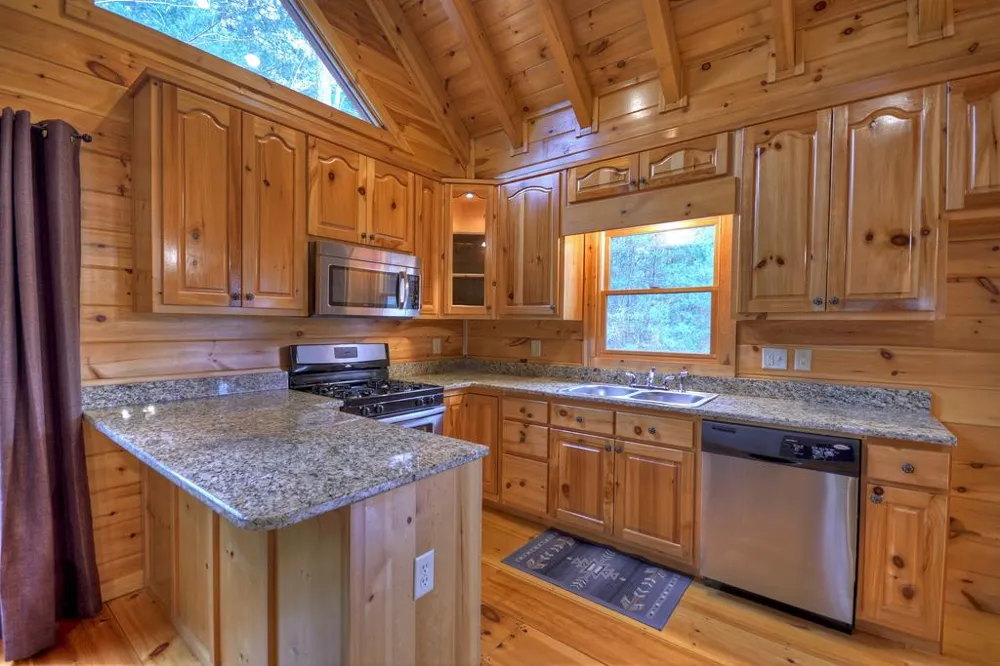 112 Seneca Drive Ellijay, GA 30540