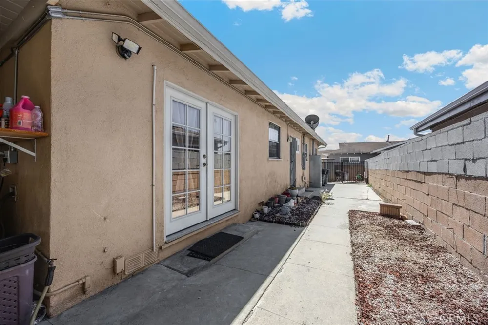 12205 S Halldale Los Angeles, CA 90047
