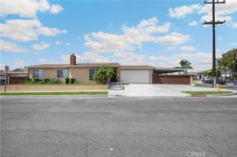 12205 S Halldale