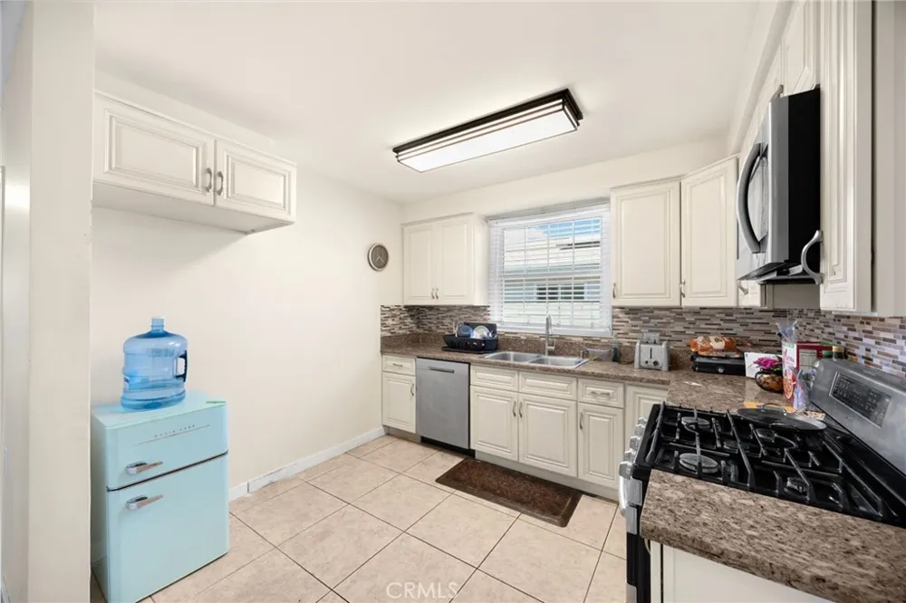 12205 S Halldale Los Angeles, CA 90047