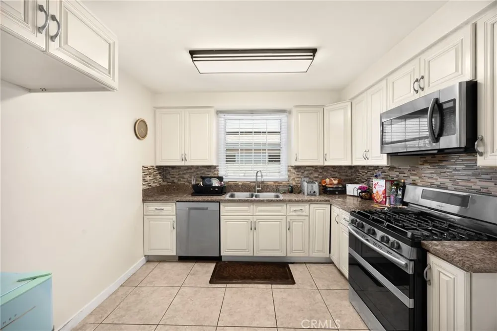 12205 S Halldale Los Angeles, CA 90047