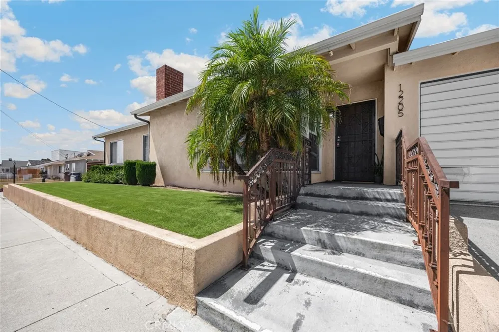 12205 S Halldale Los Angeles, CA 90047