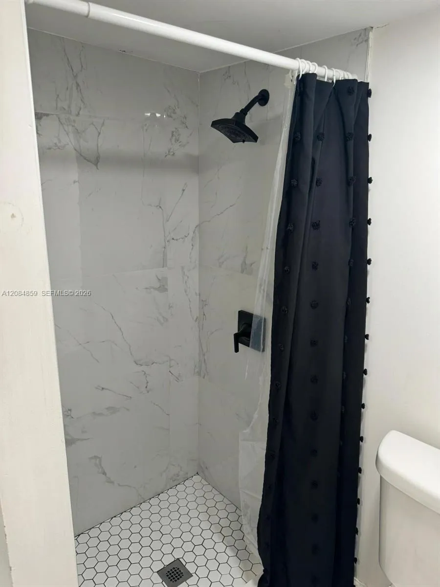 1756 NW 94th St #2 Miami, FL 33147