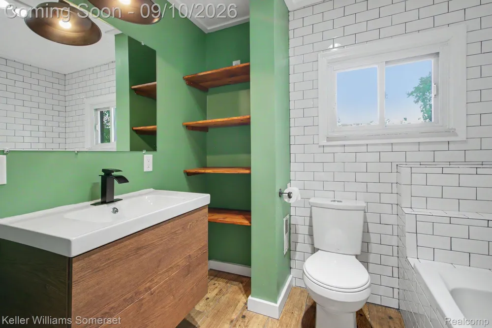 161 W Granet Avenue Hazel Park City, MI 48030