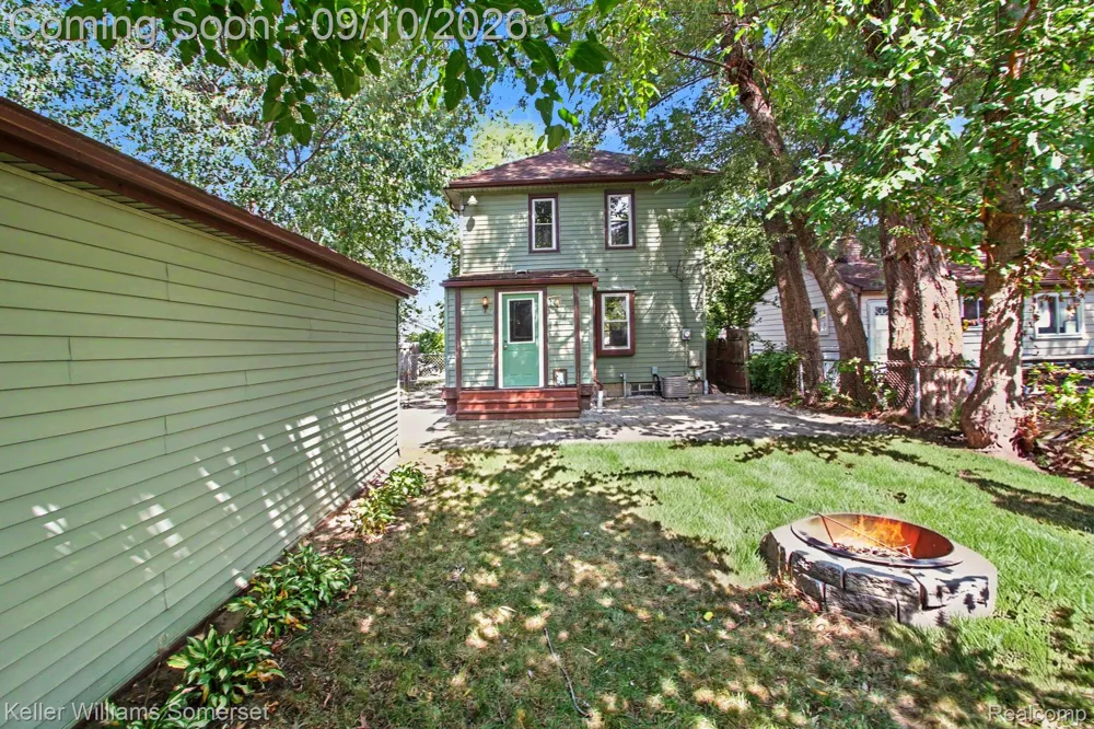 161 W Granet Avenue Hazel Park City, MI 48030