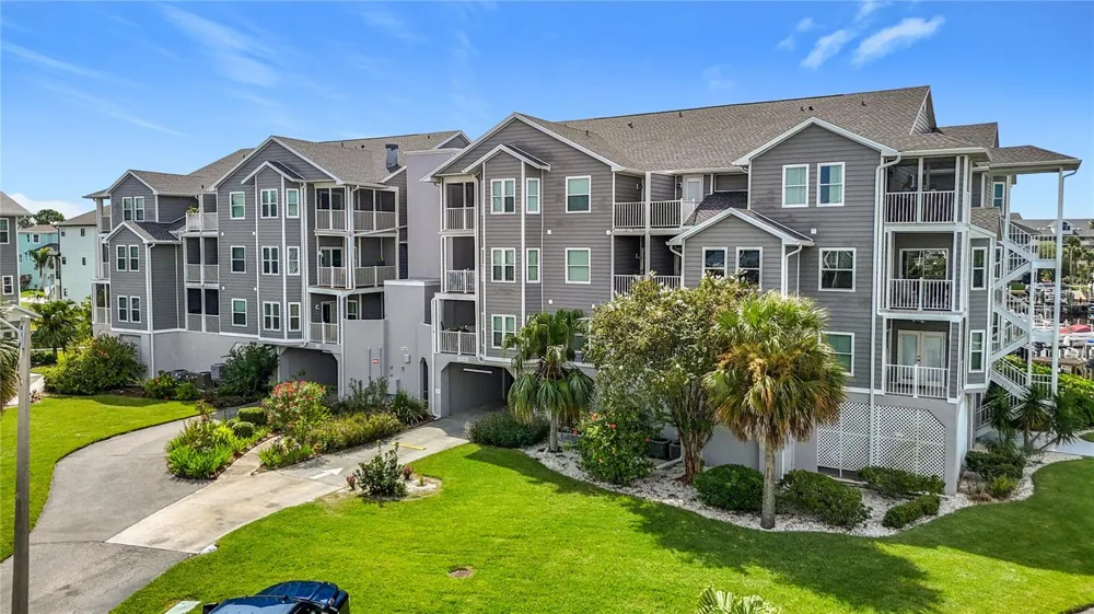 5722 BISCAYNE COURT #304 New Port Richey, FL 34652