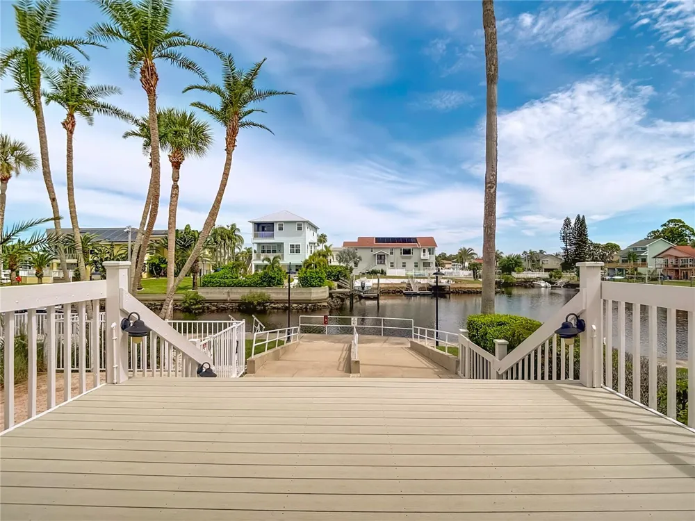 5722 BISCAYNE COURT #304 New Port Richey, FL 34652