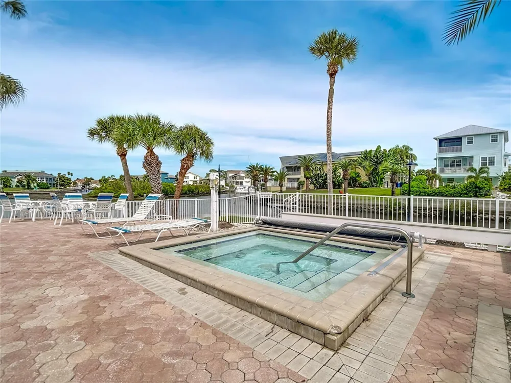 5722 BISCAYNE COURT #304 New Port Richey, FL 34652