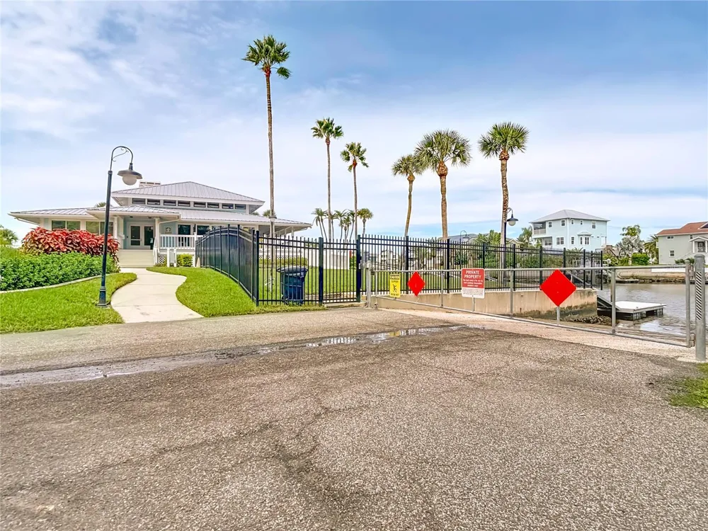 5722 BISCAYNE COURT #304 New Port Richey, FL 34652