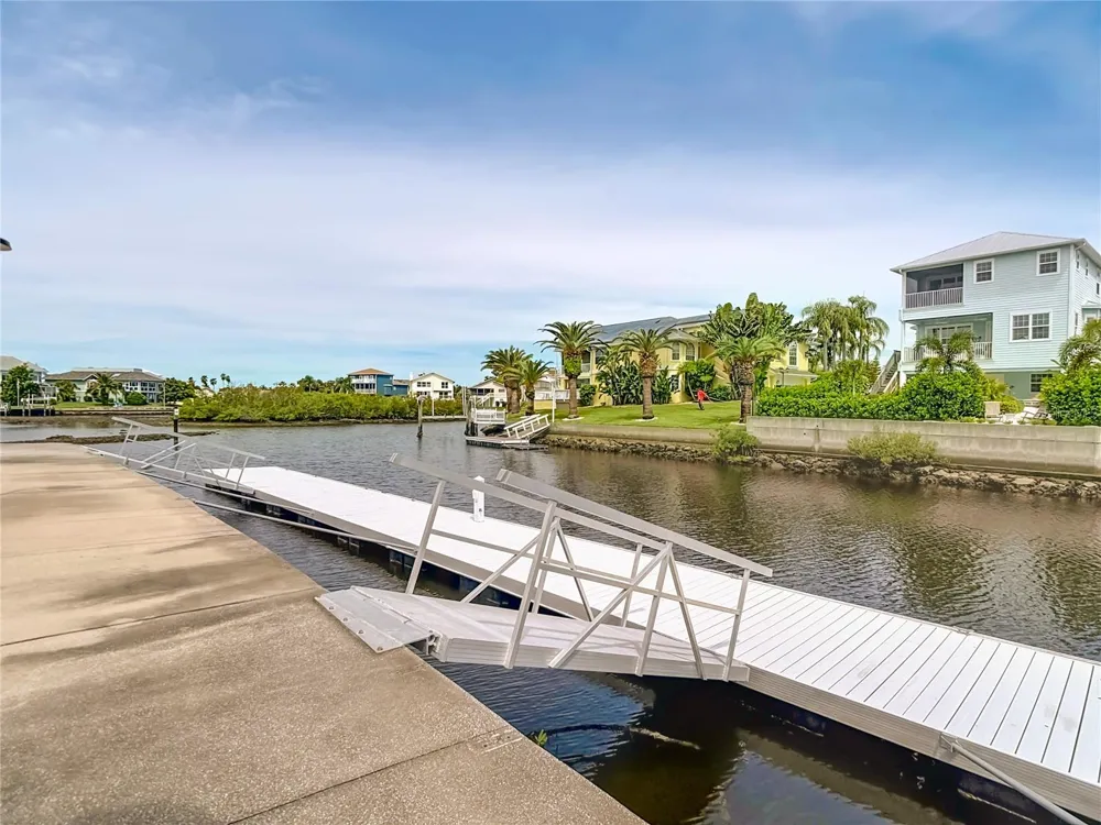 5722 BISCAYNE COURT #304 New Port Richey, FL 34652