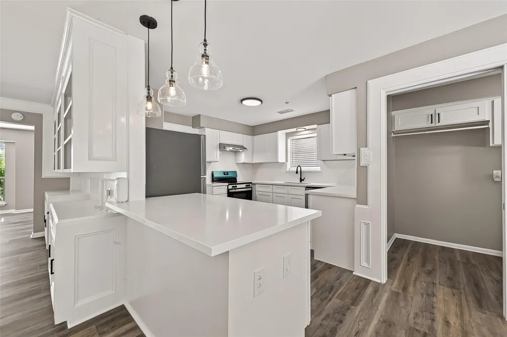 919 Longview Drive Sugar Land, TX 77478