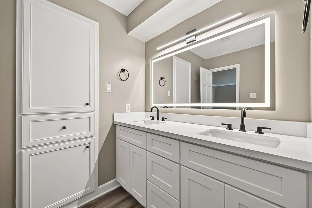 919 Longview Drive Sugar Land, TX 77478