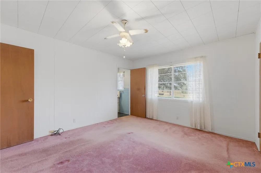 821 CR 482 Gonzales, TX 78629