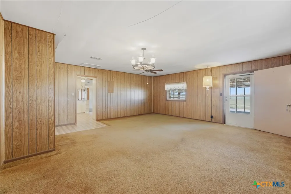 821 CR 482 Gonzales, TX 78629