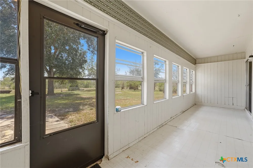 821 CR 482 Gonzales, TX 78629