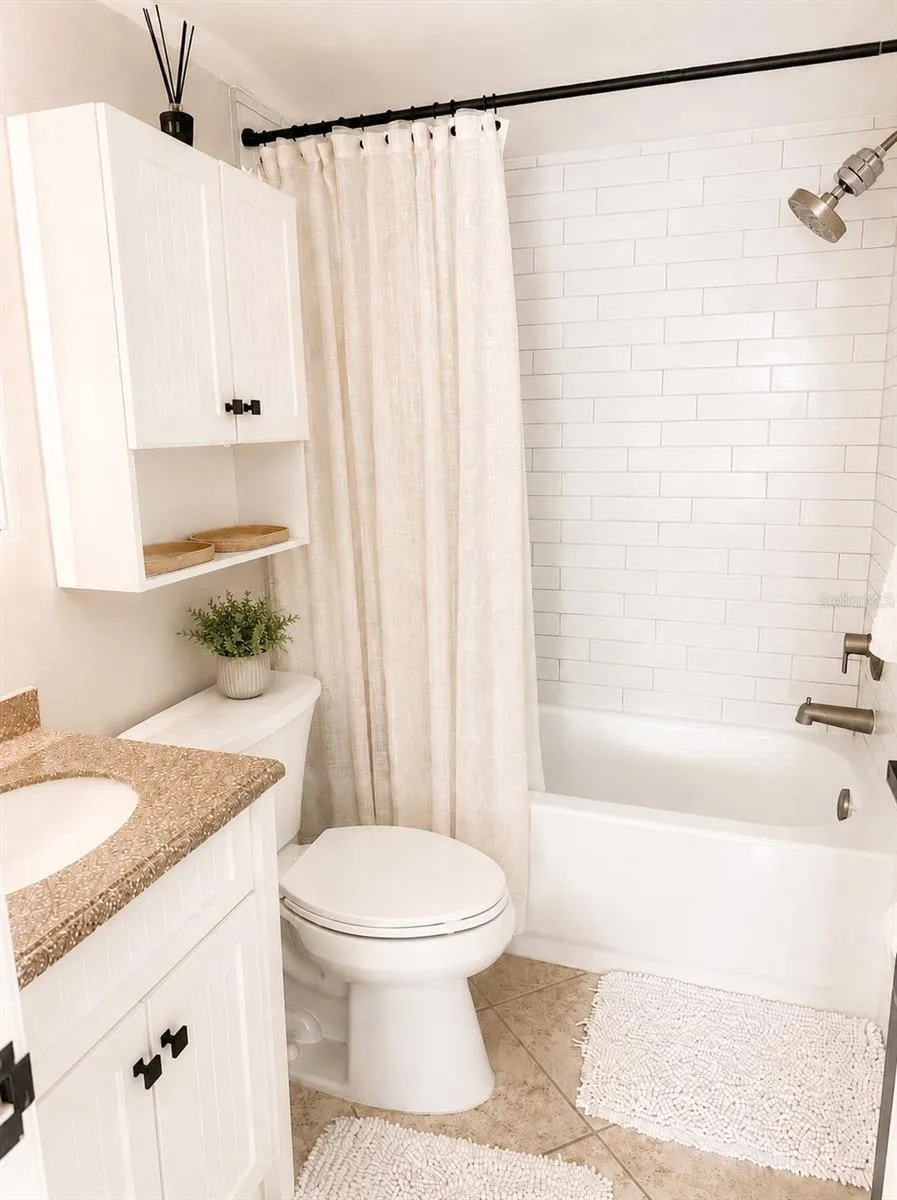 3221 BENEVA ROAD #204 Sarasota, FL 34232