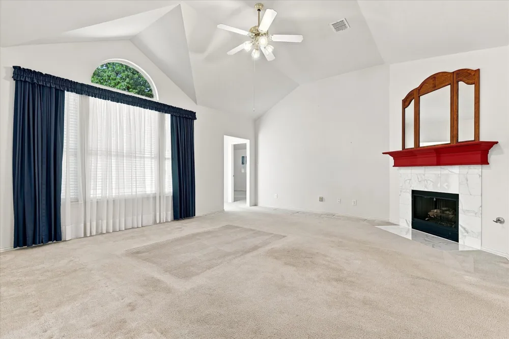 2806 Warwick Drive Corinth, TX 76210