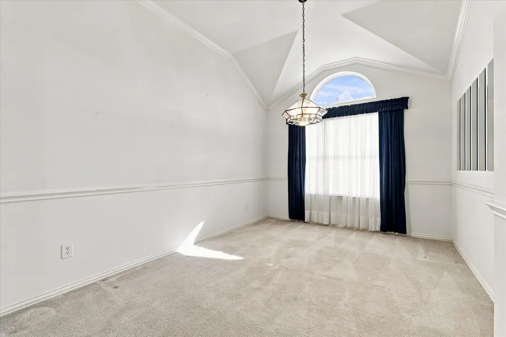 2806 Warwick Drive Corinth, TX 76210