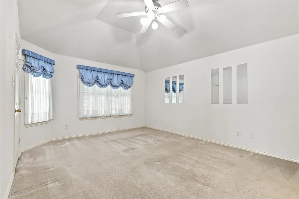 2806 Warwick Drive Corinth, TX 76210
