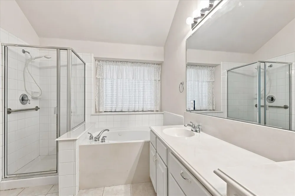 2806 Warwick Drive Corinth, TX 76210
