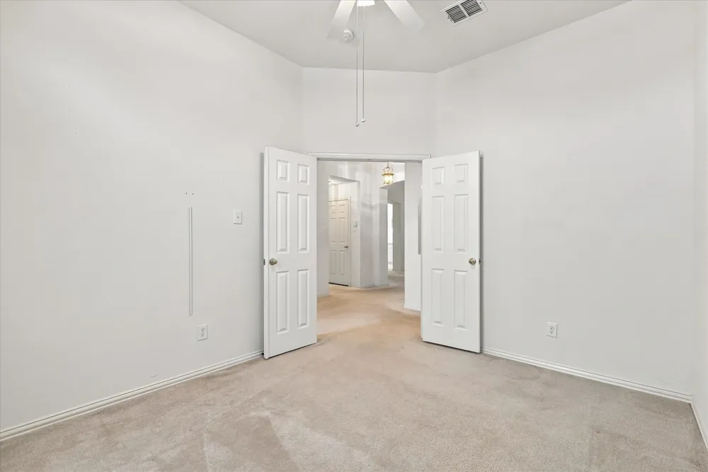 2806 Warwick Drive Corinth, TX 76210