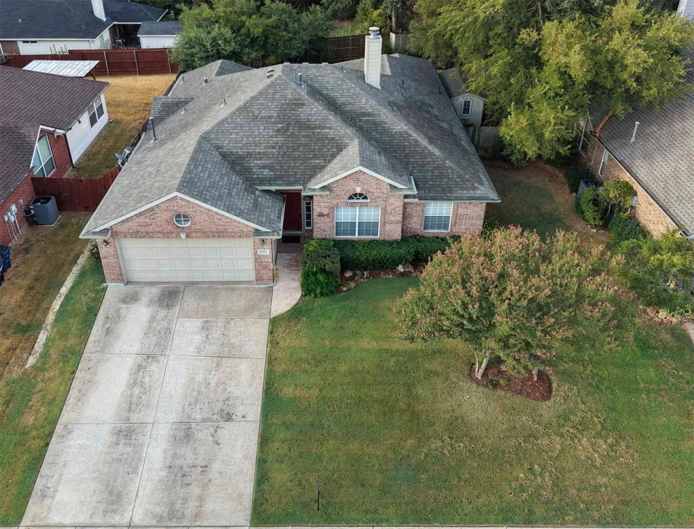 2806 Warwick Drive Corinth, TX 76210