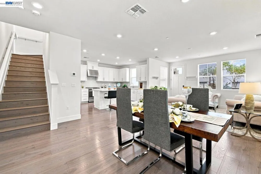 9755 Pontoon Way Newark, CA 94560