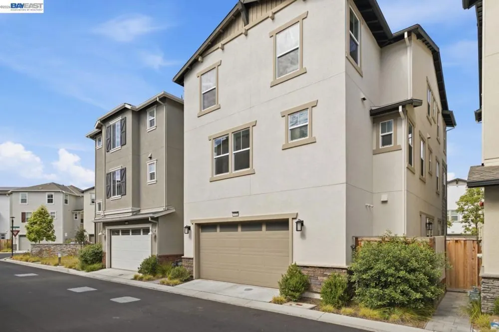 9755 Pontoon Way Newark, CA 94560