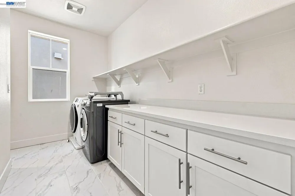 9755 Pontoon Way Newark, CA 94560